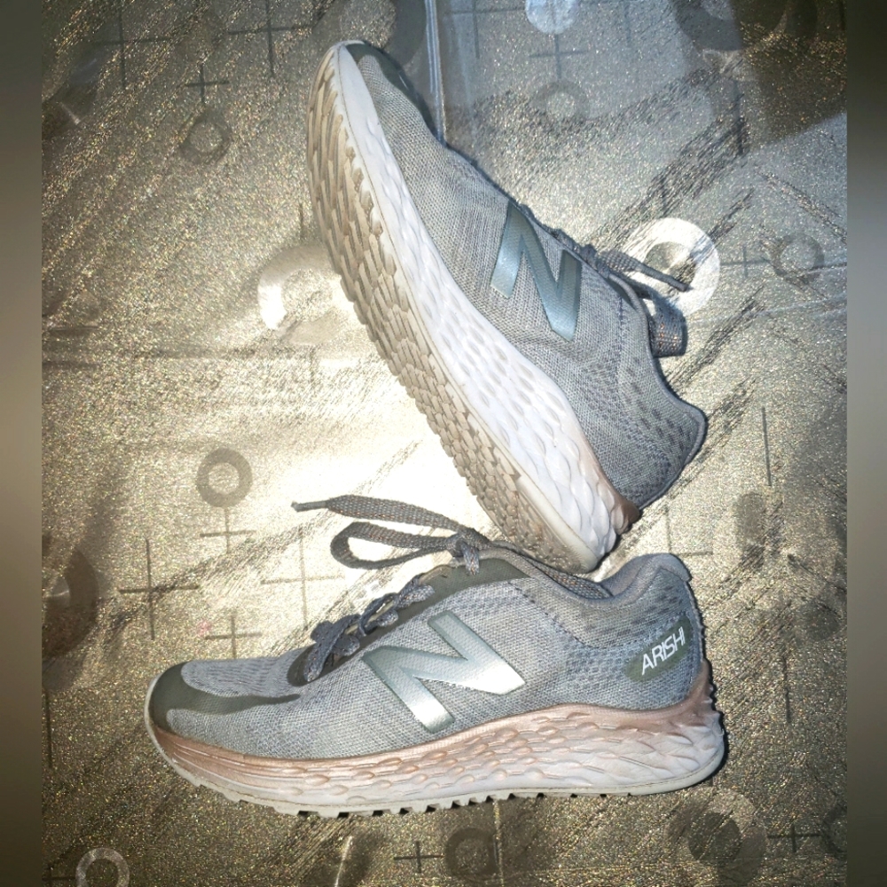 Girl's New Balance Sneakers - Fresh Foam Arishi sz.11 / 17cm